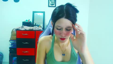 dulce_mauren online show from 11/23/25, 06:24