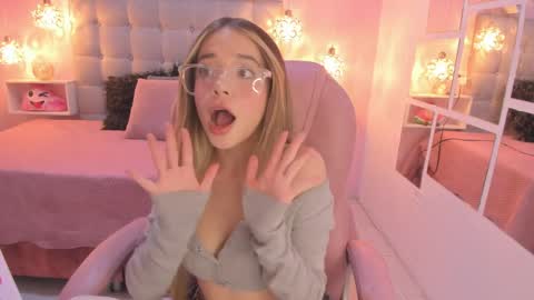 Dulce  online show from 04/01/26, 07:00