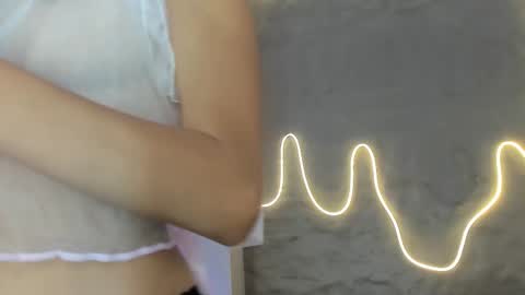 dulce_quintana online show from 12/19/25, 12:23