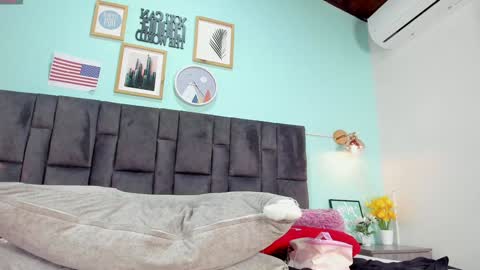 Snapshot of dulceaurora_ chatting on 01/25/25, 09:26 DULCE AURORA online show from 01/25/25, 09:26