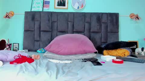 Snapshot of dulceaurora_ chatting on 02/10/25, 07:58 DULCE AURORA online show from 02/10/25, 07:58