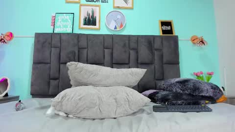 Snapshot of dulceaurora_ chatting on 03/04/25, 05:53 DULCE AURORA online show from 03/04/25, 05:53