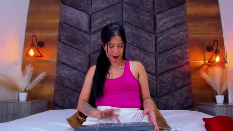 Snapshot of dulceaurora_ chatting on 03/05/25, 10:54 DULCE AURORA online show from 03/05/25, 10:54