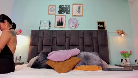 Snapshot of dulceaurora_ chatting on 03/07/25, 02:46 DULCE AURORA online show from 03/07/25, 02:46