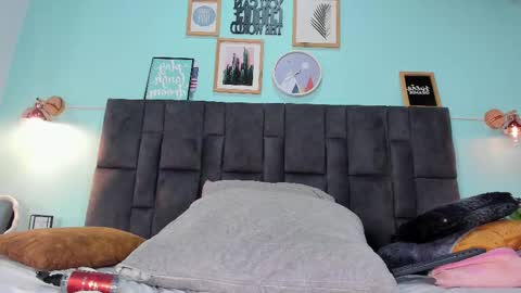 Snapshot of dulceaurora_ chatting on 03/10/25, 07:53 DULCE AURORA online show from 03/10/25, 07:53