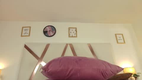 Snapshot of dulceaurora_ chatting on 03/12/25, 03:35 DULCE AURORA online show from 03/12/25, 03:35