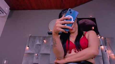 Snapshot of dulceaurora_ chatting on 10/23/25, 03:06 DULCE AURORA online show from 10/23/25, 03:06