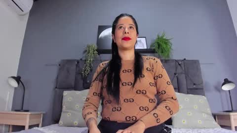 Snapshot of dulceaurora_ chatting on 12/02/25, 11:15 DULCE AURORA online show from 12/02/25, 11:15