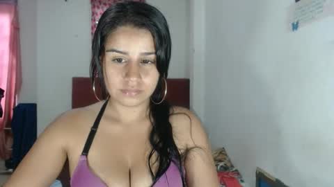 Snapshot of dulcekatty18 chatting on 02/20/25, 12:36 dulcekatty18 online show from 02/20/25, 12:36