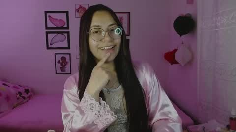 Snapshot of dulcemaria_alvarez22 chatting on 05/19/26, 12:38 Dulce online show from 05/19/26, 12:38