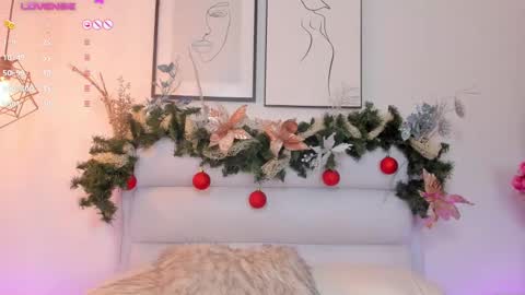 Snapshot of dulcepatersson chatting on 12/13/24, 08:15 DULCE online show from 12/13/24, 08:15