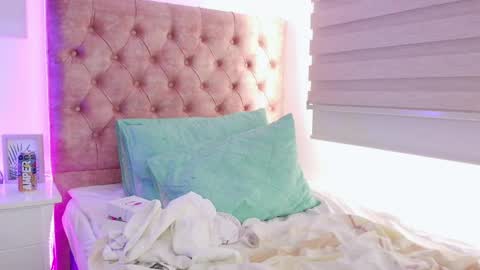 dulcepowl_lm online show from 03/19/26, 02:21