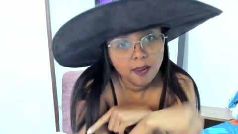 Snapshot of dulcetemtation14 chatting on 10/31/25, 04:08 dulcetemtation14 online show from 10/31/25, 04:08