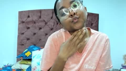 Snapshot of dulcetemtation14 chatting on 11/21/25, 05:33 dulcetemtation14 online show from 11/21/25, 05:33