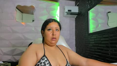 Snapshot of dulcineasaenz chatting on 10/12/25, 05:34 Dulcinea online show from 10/12/25, 05:34