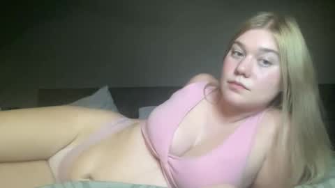 Snapshot of dumbblondexoxo chatting on 12/14/24, 02:56 dumbblondexoxo online show from 12/14/24, 02:56