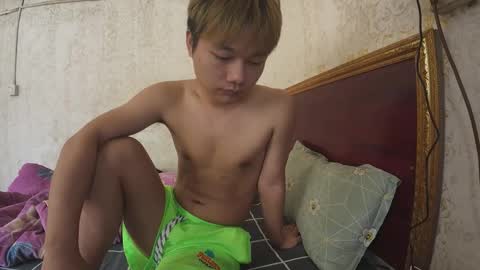 dumeila online show from 12/19/25, 06:09