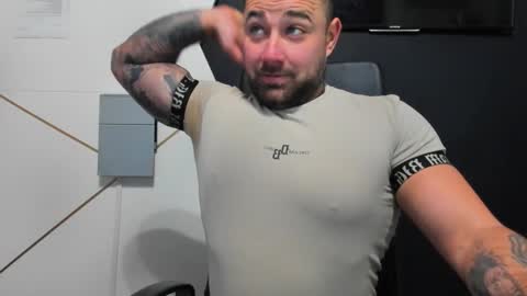 Snapshot of duncanstones chatting on 12/01/25, 05:45 DuncanStone online show from 12/01/25, 05:45