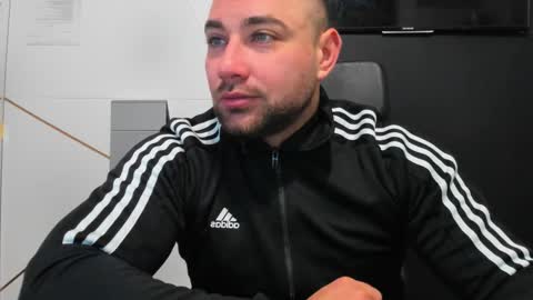 Snapshot of duncanstones chatting on 12/05/25, 04:54 DuncanStone online show from 12/05/25, 04:54