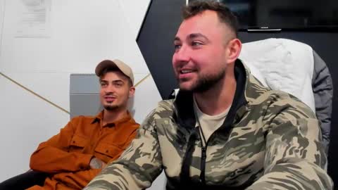 Snapshot of duncanstones chatting on 12/16/25, 07:13 DuncanStone online show from 12/16/25, 07:13