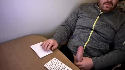 Snapshot of dupf127 chatting on 01/07/26, 12:02 FloFrenchCurv288 online show from 01/07/26, 12:02