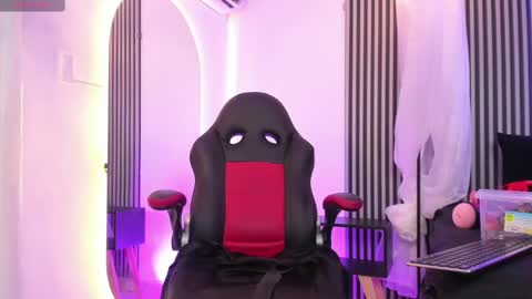 Duriel online show from 02/11/25, 12:27