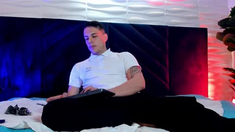 Dustin Sonne online show from 12/23/25, 03:37