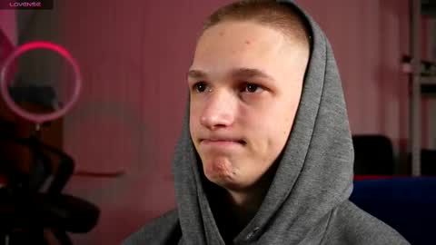 Dustyn online show from 02/09/25, 08:02