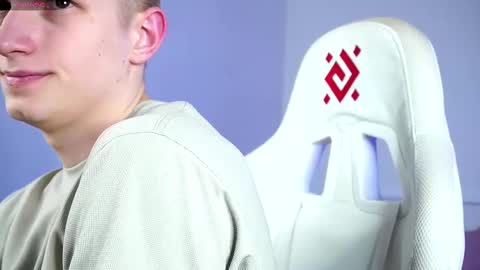 Dustyn online show from 03/04/25, 03:04