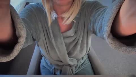 Ambertje040 online show from 03/05/25, 08:21