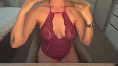 Ambertje040 online show from 12/01/25, 07:57