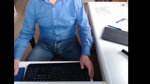 dutchpornking2 online show from 10/28/25, 07:45