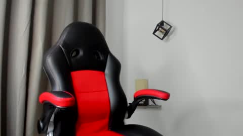 Snapshot of dwaynehoff chatting on 03/07/25, 08:13 DWAYNIE online show from 03/07/25, 08:13