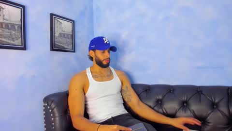 Snapshot of dwaynehoff chatting on 11/10/25, 04:55 DWAYNIE online show from 11/10/25, 04:55