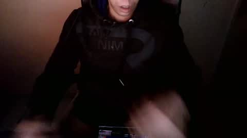 Snapshot of dwaynejamesjackson chatting on 01/05/25, 01:35 dwaynejamesjackson online show from 01/05/25, 01:35