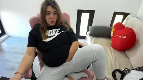 Snapshot of dyanakaylin chatting on 04/26/26, 05:16 dayana online show from 04/26/26, 05:16