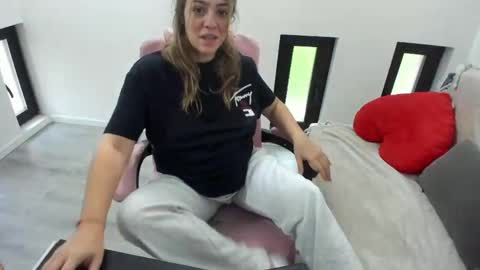 Snapshot of dyanakaylin chatting on 05/17/26, 04:54 dayana online show from 05/17/26, 04:54