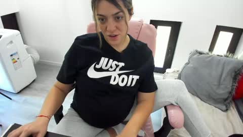 Snapshot of dyanakaylin chatting on 05/25/26, 05:24 dayana online show from 05/25/26, 05:24