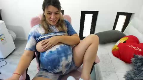 Snapshot of dyanakaylin chatting on 06/11/26, 04:21 dayana online show from 06/11/26, 04:21