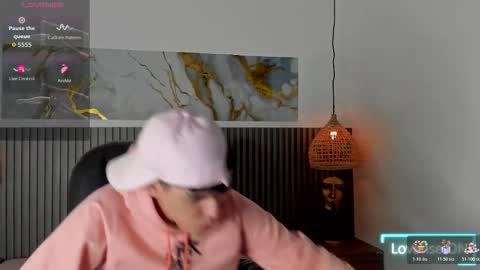 dyla_n18_ online show from 03/23/26, 08:13