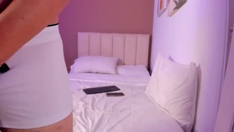 Snapshot of dylaann__ chatting on 11/04/25, 04:06 Dylan online show from 11/04/25, 04:06