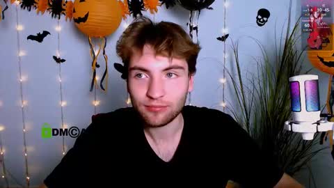Snapshot of dylan_bold chatting on 10/22/25, 07:35 dylan_bold online show from 10/22/25, 07:35