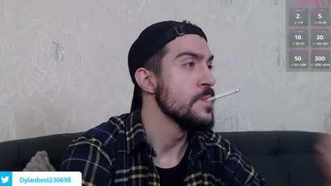 Snapshot of dylan_starxx chatting on 12/02/24, 12:09 Dylan online show from 12/02/24, 12:09