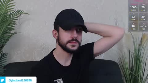 Snapshot of dylan_starxx chatting on 12/13/24, 12:31 Dylan online show from 12/13/24, 12:31