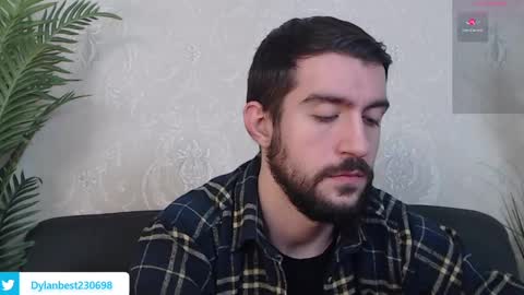 Snapshot of dylan_starxx chatting on 12/13/24, 07:47 Dylan online show from 12/13/24, 07:47
