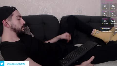 Snapshot of dylan_starxx chatting on 01/09/25, 06:17 Dylan online show from 01/09/25, 06:17