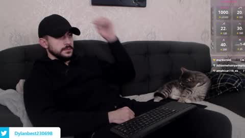 Snapshot of dylan_starxx chatting on 01/10/25, 12:04 Dylan online show from 01/10/25, 12:04