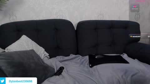Snapshot of dylan_starxx chatting on 02/14/25, 09:34 Dylan online show from 02/14/25, 09:34
