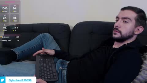 Snapshot of dylan_starxx chatting on 02/23/25, 04:46 Dylan online show from 02/23/25, 04:46