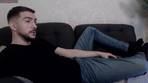 Snapshot of dylan_starxx chatting on 03/08/25, 12:44 Dylan online show from 03/08/25, 12:44